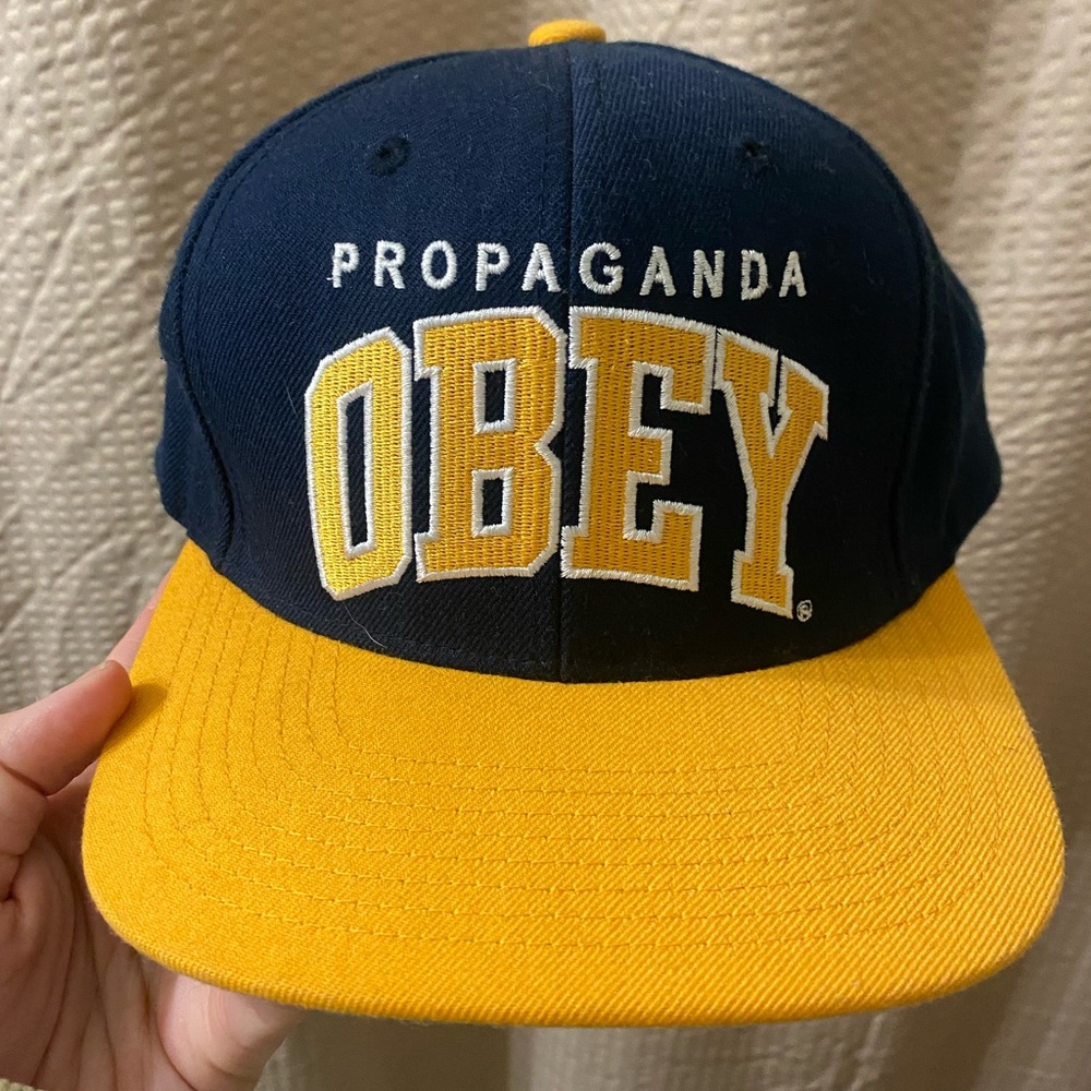 Obey propaganda snapback